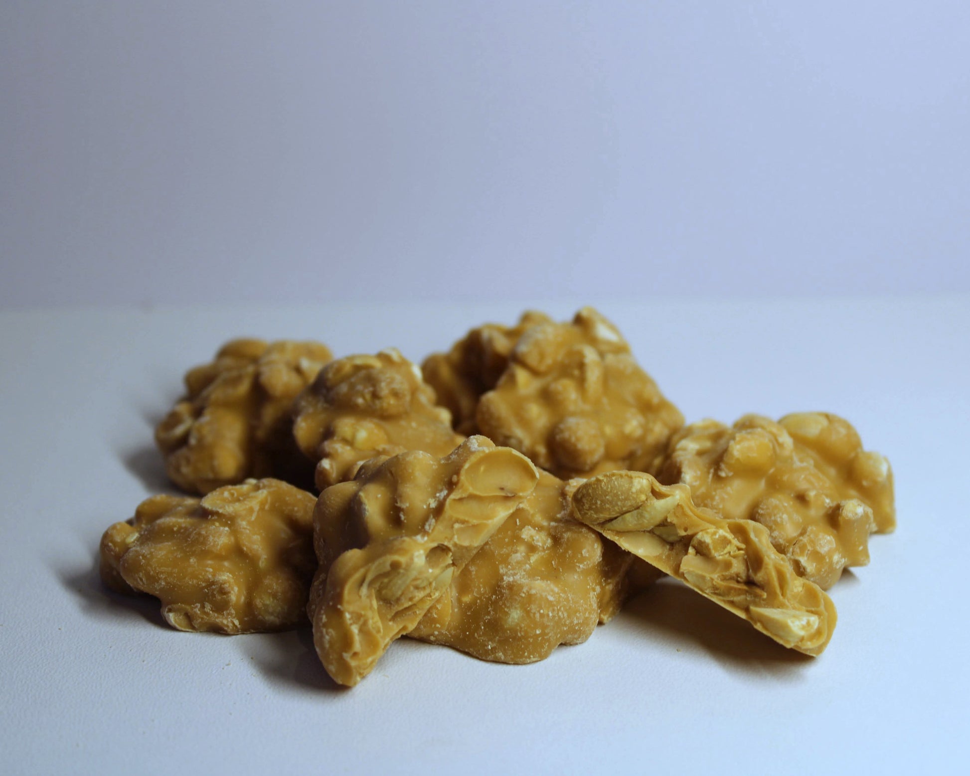 Cacahuètes au caramel beurre salé enrobé de chocolat 50G